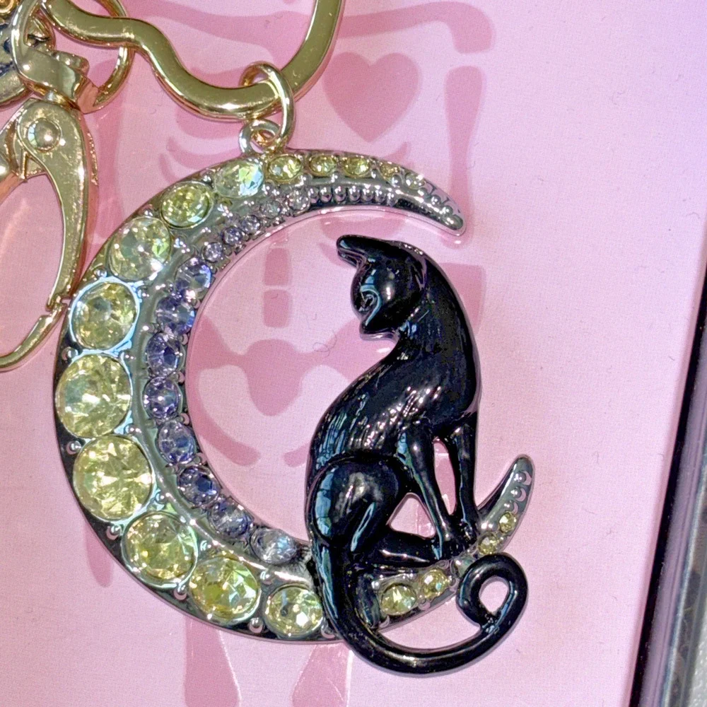 Betsey Johnson Black Cat in Moon Jewelry Jewel Charm Key Chain Halloween NEW